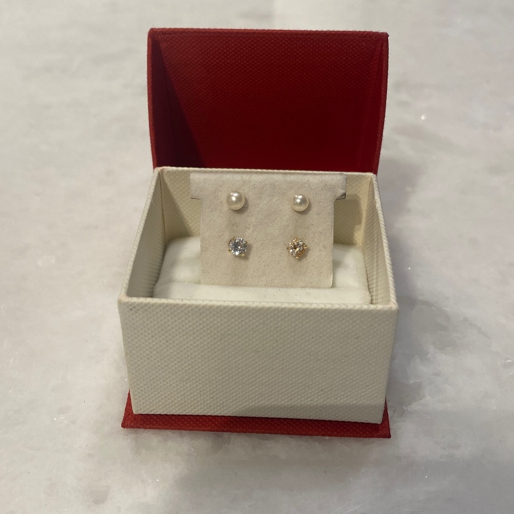 Set of Two Reversible Threaded Post Gold Earrings